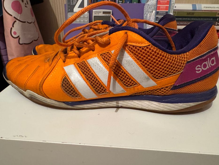 Футбольные кроссовки