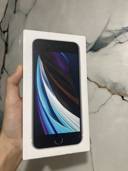 Айфон Se 2020 с каробкой