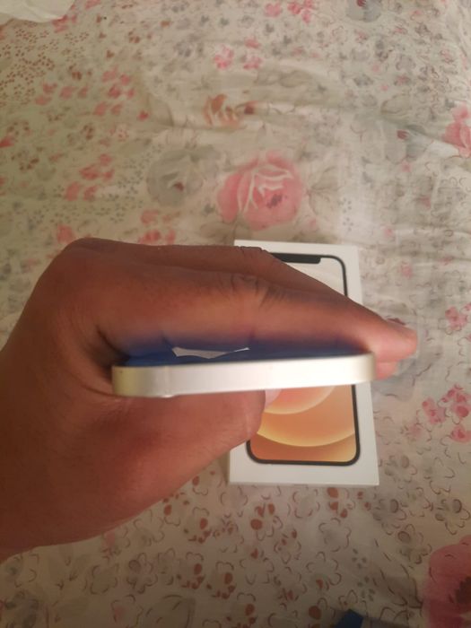 Iphone 12 64 гб!