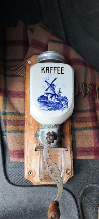 Rasnita cafea vintage portelan olandez Delft
