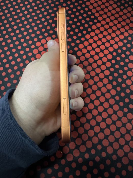 Iphone 17 pro max orange