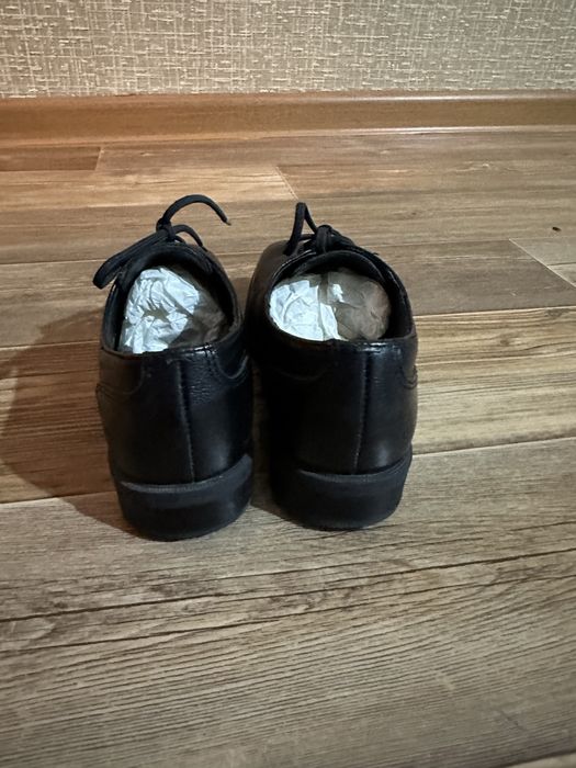 Туфли на мальчика 32размер