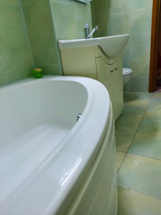 Vand apartament 3 camere, decomandat, zona Stefan cel Mare