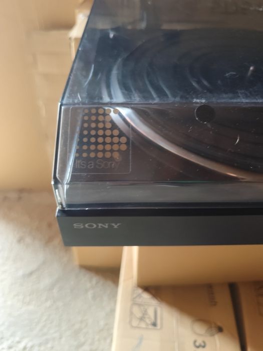 Vând Pick-up Sony Model:PS-LX100