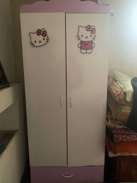 Kravat Shkaf xolati yaxshi