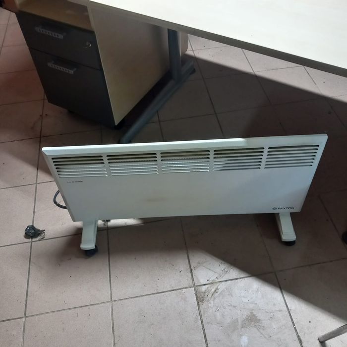 Vând canapea și scaune