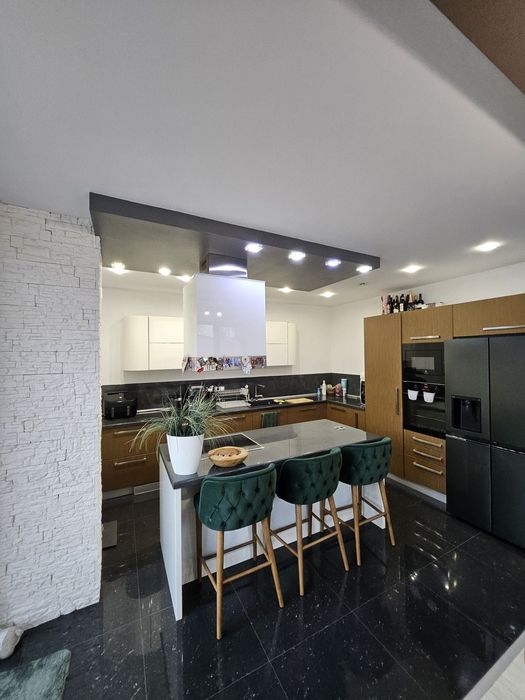 Продава се Мезонет в Шумен, Център - 400 кв.м за 838 €/кв.м - Снимка #4