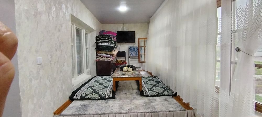 Продаётся 2хком квартира в Нурафшон