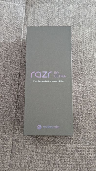 Телефон Motorola Razr 50 ultra 512GB ЗЕЛЕН