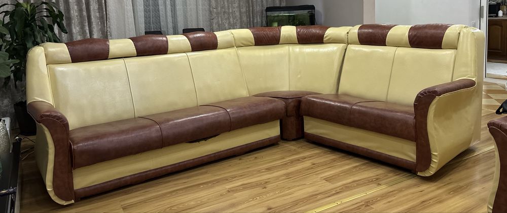Colțar din piele extensibil + fotoliu – stare foarte bună
