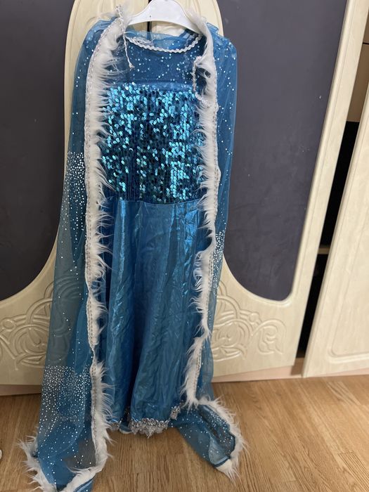 Продам новогоднее платье детское