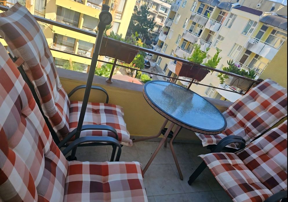 Дава се под наем Тристаен апартамент в к.к. Слънчев бряг - 100 кв.м за 102 € - Снимка #2