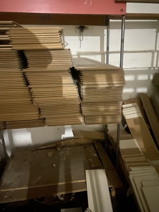 Ламинат…………………….