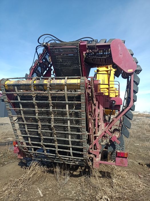 Продам комбайн картофелеуборочный
