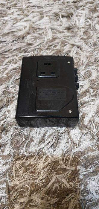 Vând walkman Crown Model SZ-31