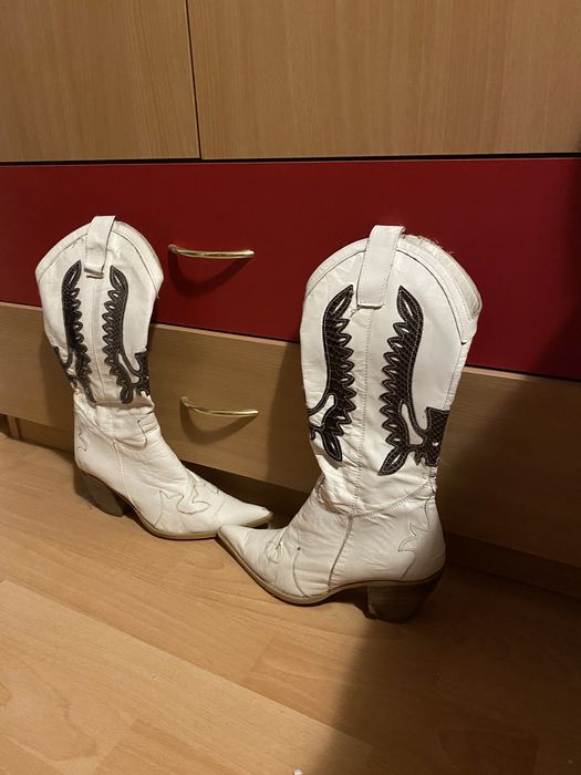 Cizme piele marimea 37 albe cu model