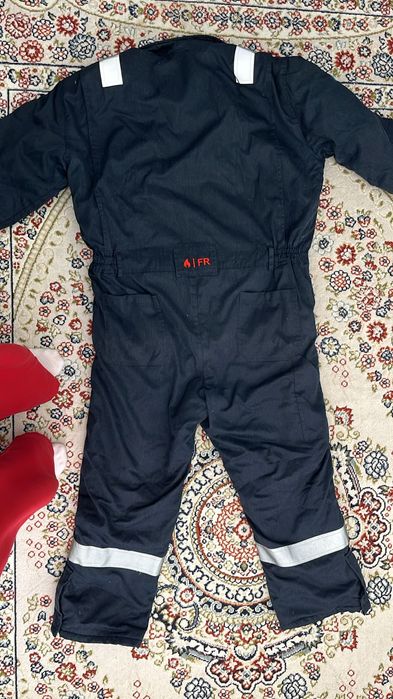 Продам спец одежду