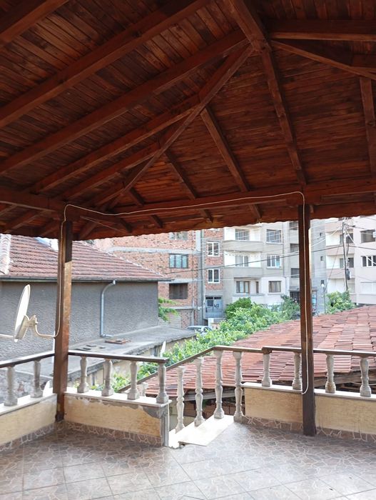 Продава къща в гр Дупница