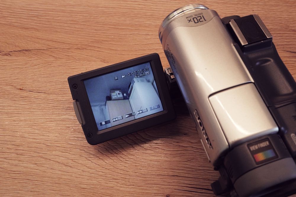 Camera video Sony DCR-TRV33E mini DV lentile Zeiss CCD caseta Handycam