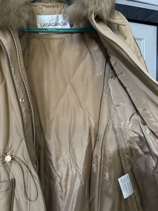 Прадаеться куртка  Lasagrada