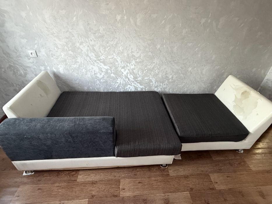 Продам диван с подушками