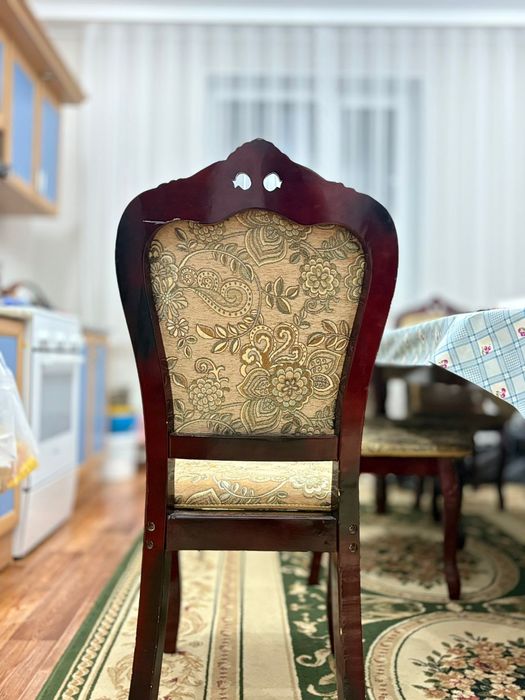 Продам стол со стульями