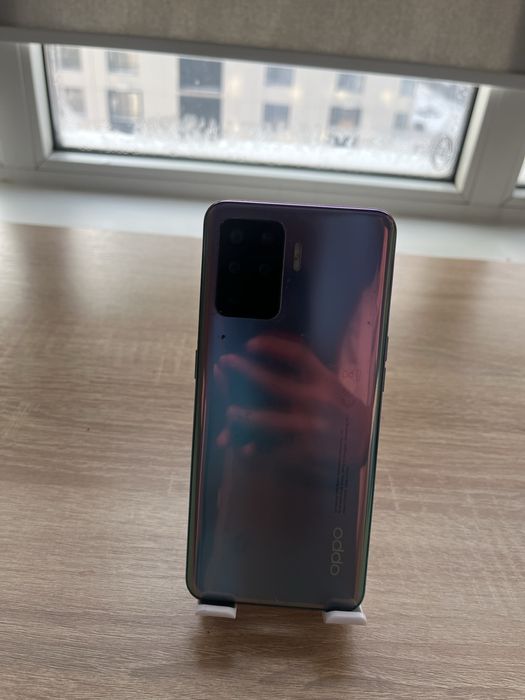 Смартфон Oppo Reno 5