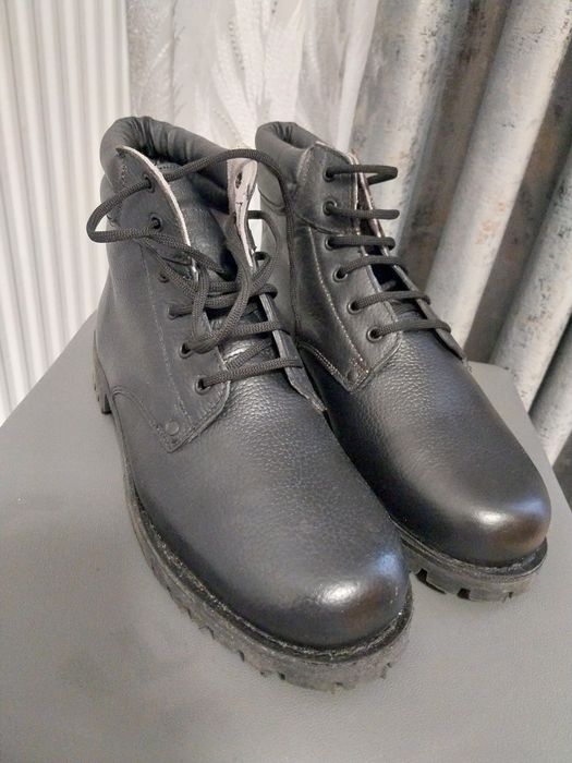 Vând ghete CFR DIN PIELE