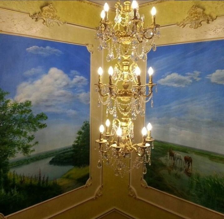 Художник. Роспись стен. Мурал. Рисунок на стене