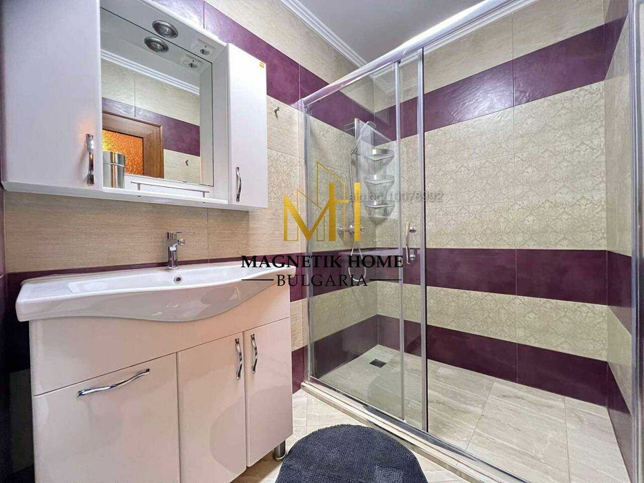 Дава се под наем Тристаен апартамент в Бургас, Център - 101 кв.м за 663 € - Снимка #2