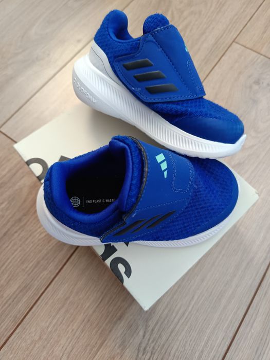 Маратонки Адидас 23 номер