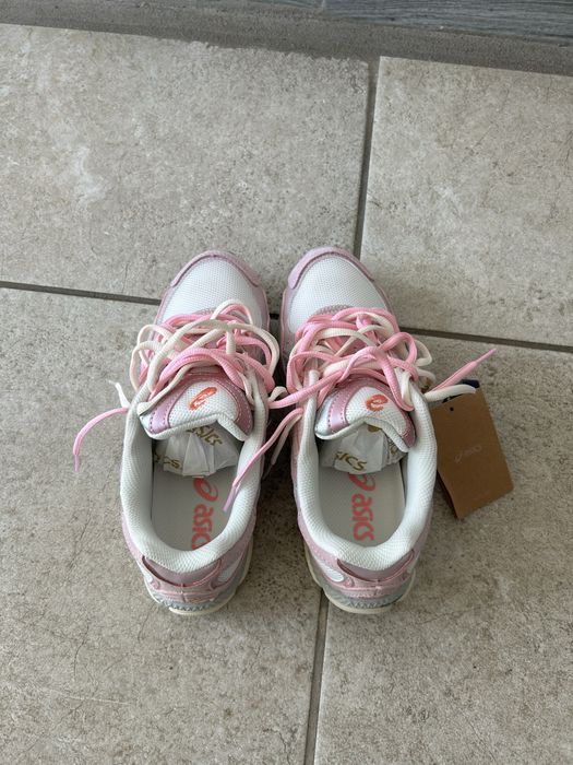 Asics Gel NYC Roz Double Laces