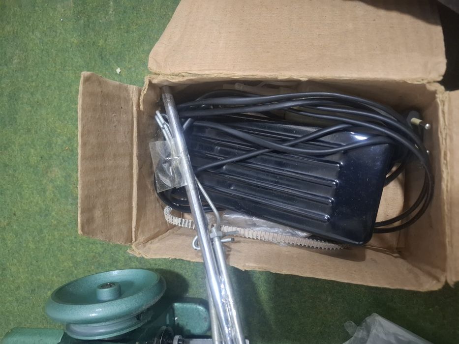 Швейная машина оверлок