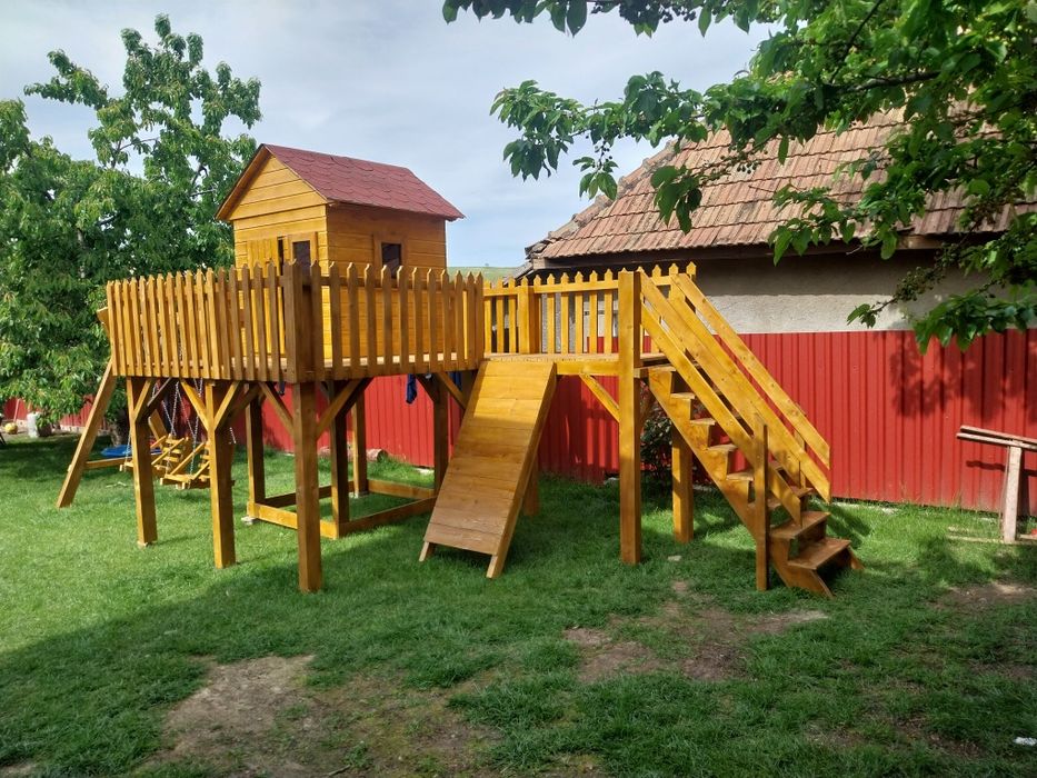 Căsuța pentru copii loc de joacă