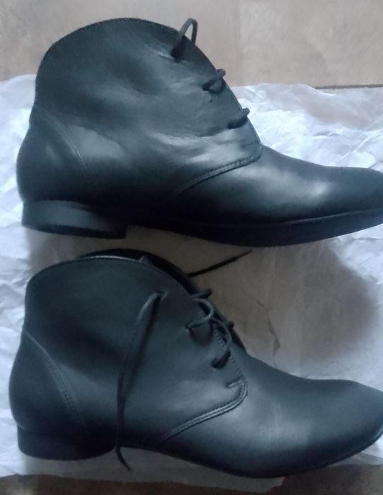 Боти от естествена кожа