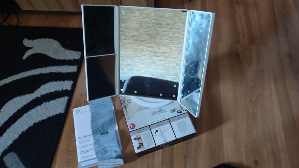 Увеличително огледало с лед подсветка