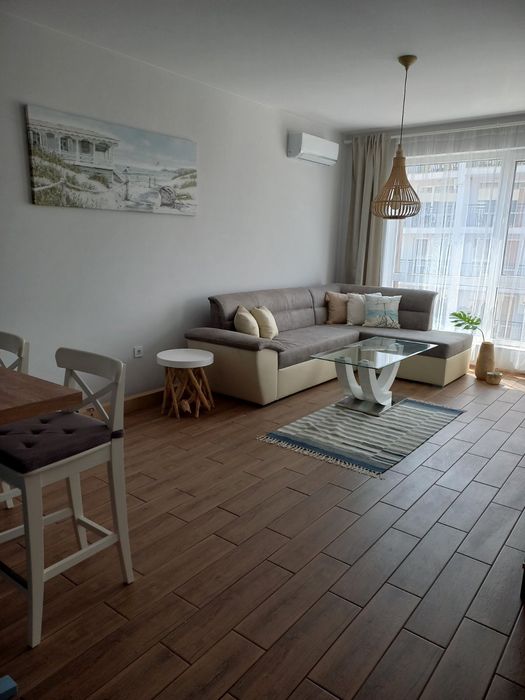 Дава се под наем Двустаен апартамент в к.к. Св.Св. Константин и Елена - 59 кв.м за 663 € - Снимка #3