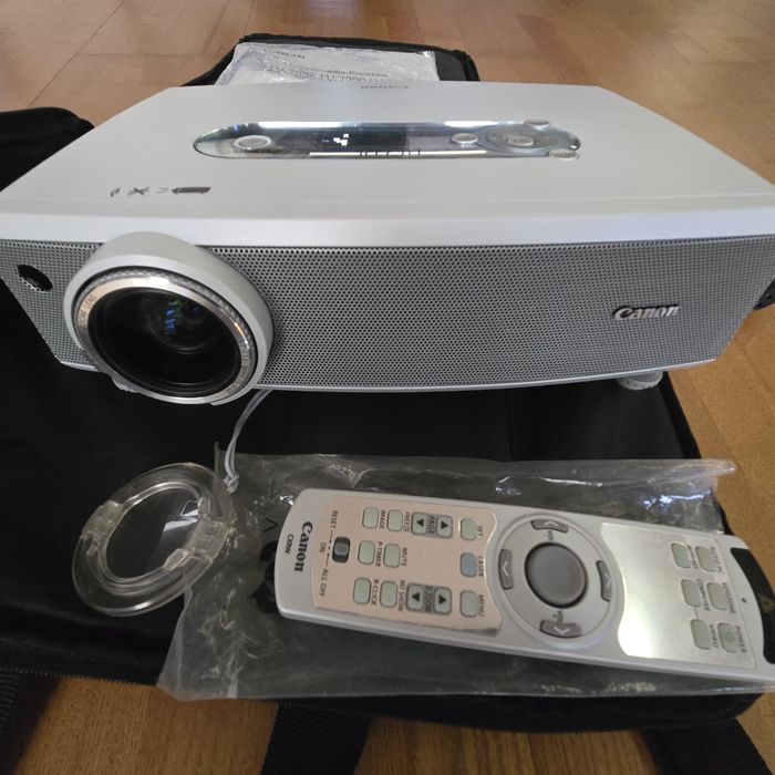 Proiector Canon LV-7225 K nou Stare Nou