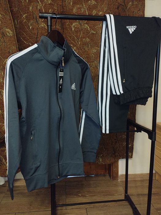 Спортен екип на Adidas