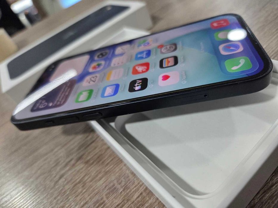 iPhone 13 128GB Midnight