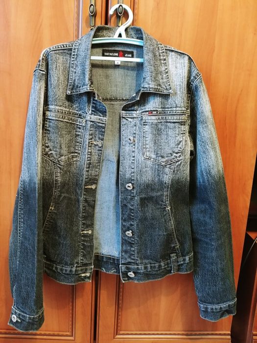 Продаю женскую джинсовку