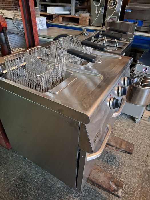 Friteuza electrică dublă