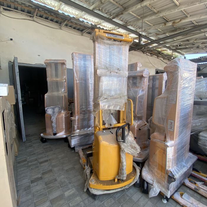 штабелер электрический . автоматика 4 метр , 3 метр , 1.60 метр бор