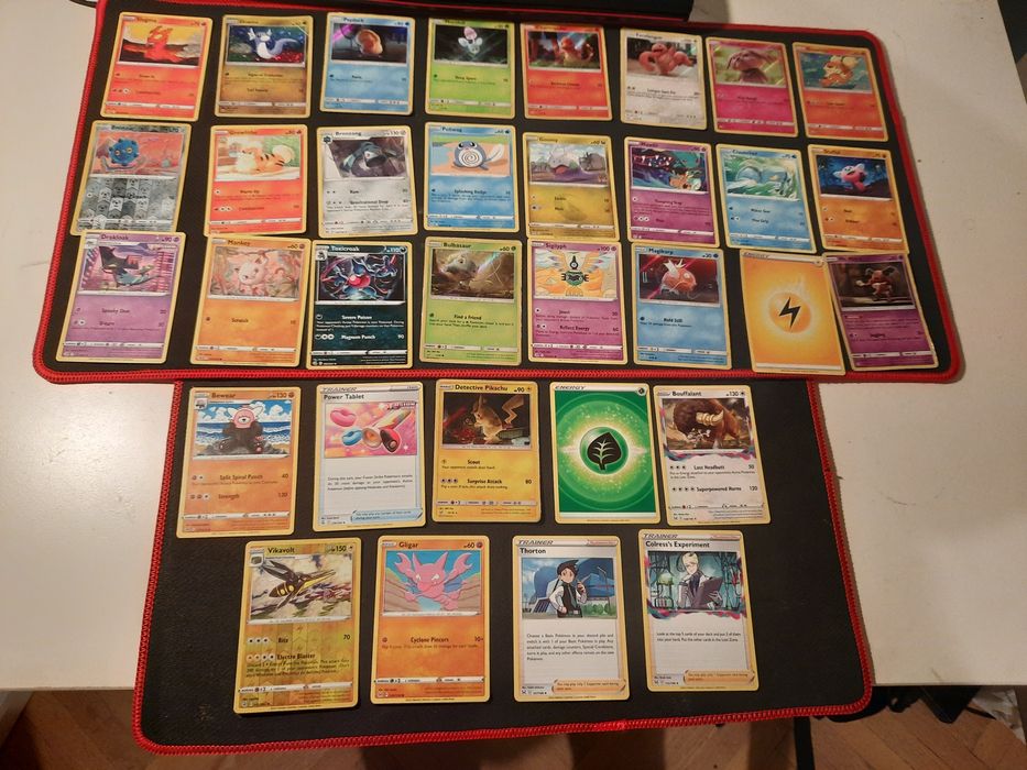 Colectie 33 carti pokemon care pot fi date si la schimb