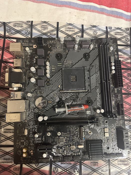 Продам материнскую плату ASRock B550M HDV