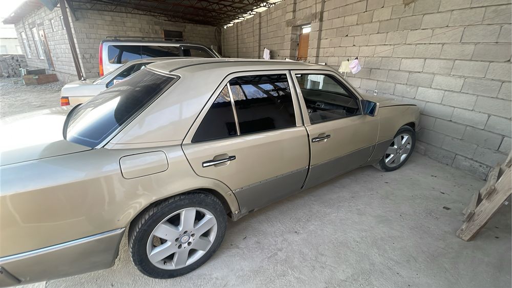 Мерс 230 124кузов продам срочно