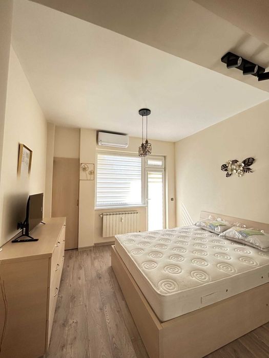 Дава се под наем Двустаен апартамент в София, Център - 55 кв.м за 800 € - Снимка #13