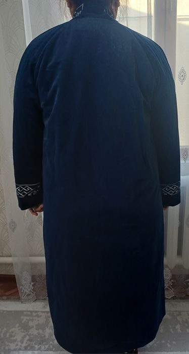 Чапан синего цвета