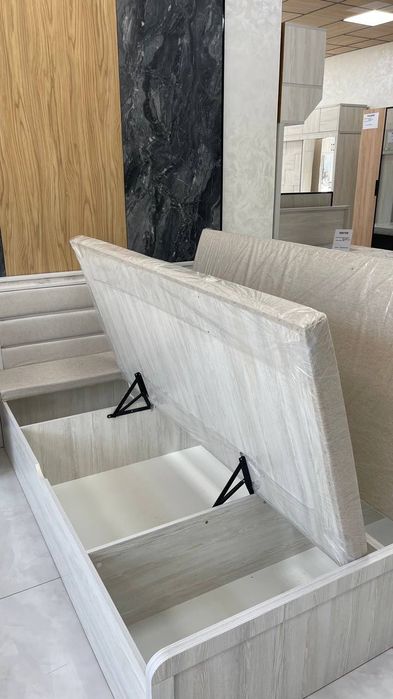 Ikki kishilik paralon matraslik karavat. Sig'imi 1.70smga 2.00 sm