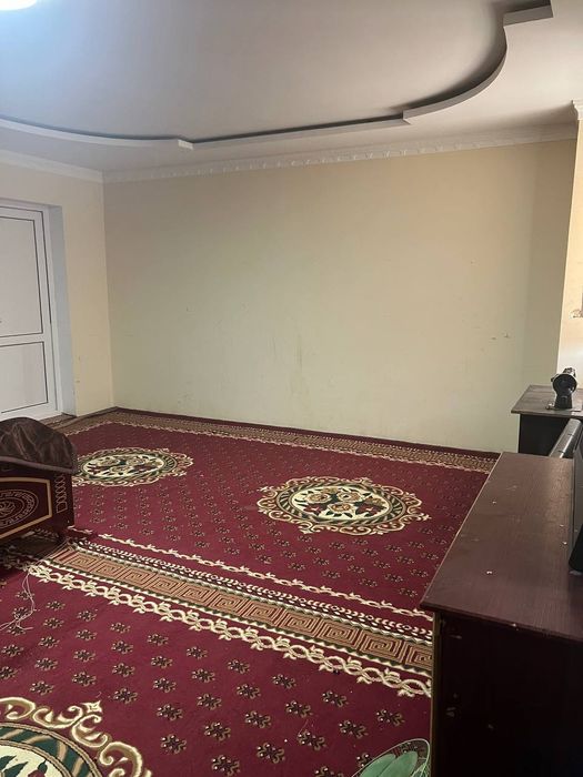 2 qavatli  olti xonali uy sotiladi